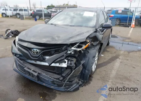 2019 Toyota Camry Le z USA, uszkodzony, nr VIN 4T1B11HK9KU686130